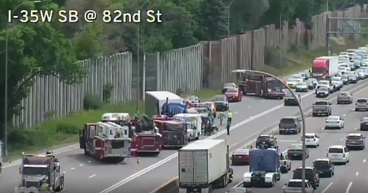 Driver Extricated After 5Vehicle Crash On I35W In Bloomington CBS Minnesota