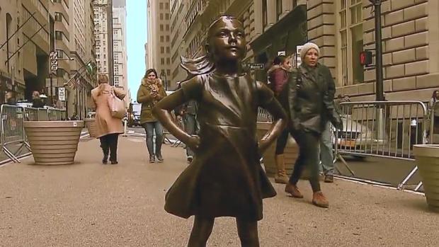 Fearless Girl Statue 