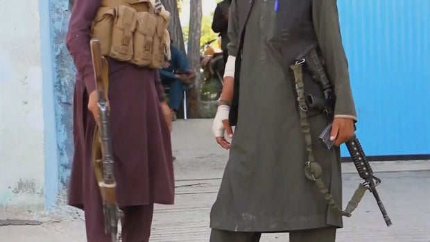 AFGHAN REFUGEES 10 PKG_frame_238 