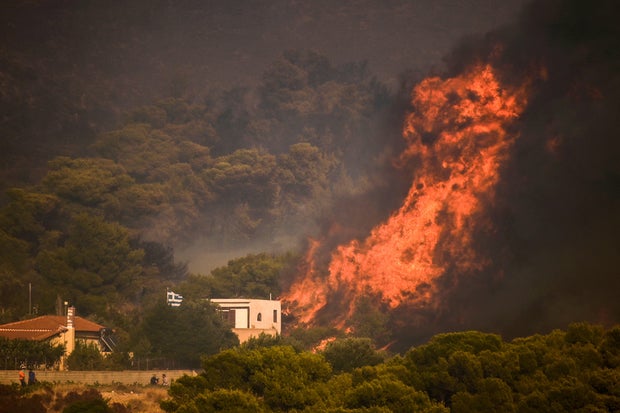 TOPSHOT-GREECE-FIRE