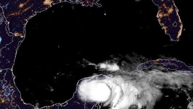 hurricane-grace-over-meixco-yucatan-peninsula-ealry-081921.jpg 