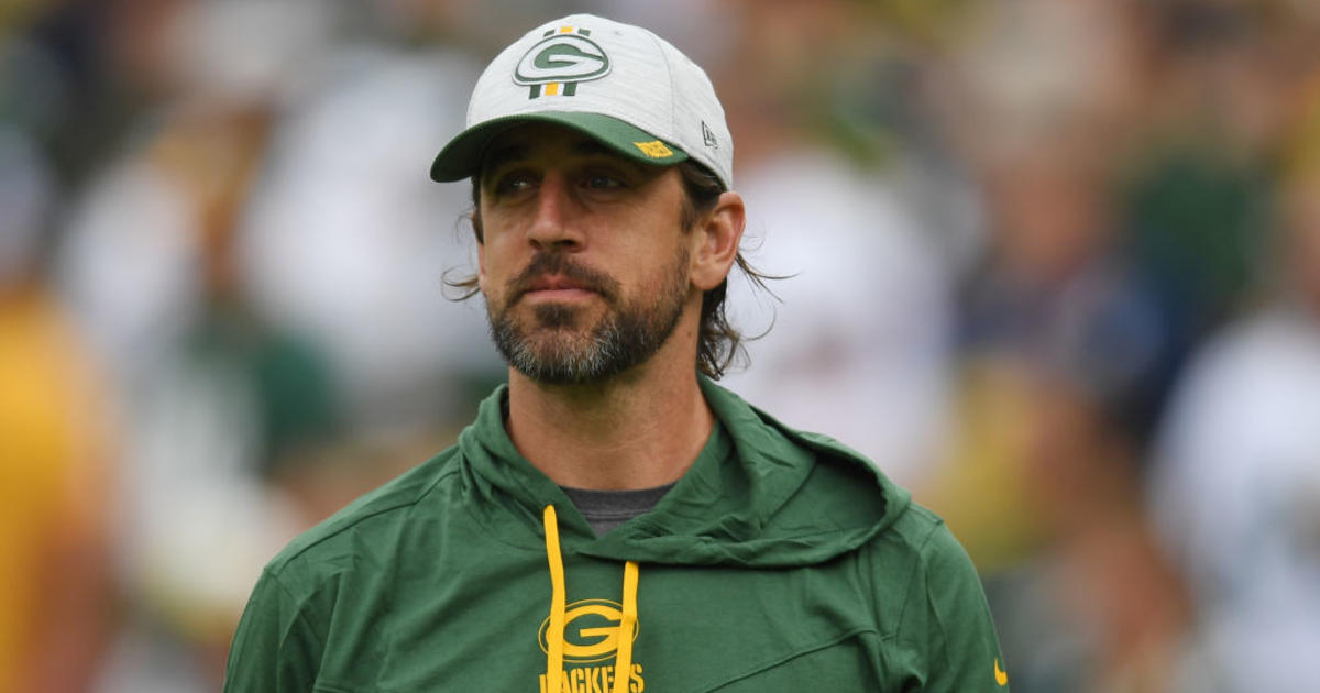 Aaron Rodgers announces he's been vaccinated, but 'not going to judge'  teammates who aren't