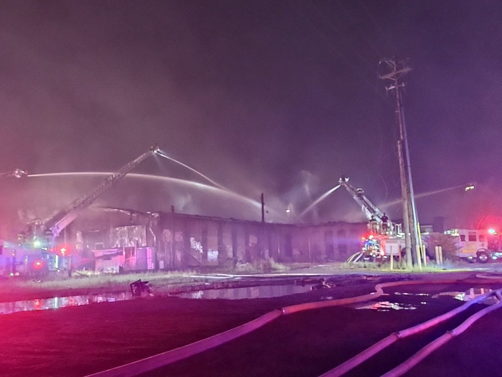Flames Destroy Abandoned Warehouse In Denver Early Monday Morning - CBS ...