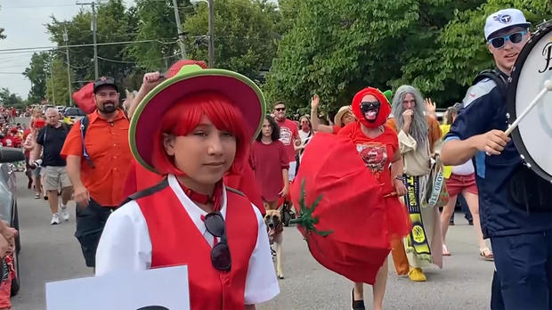 tomato-parade.jpg 