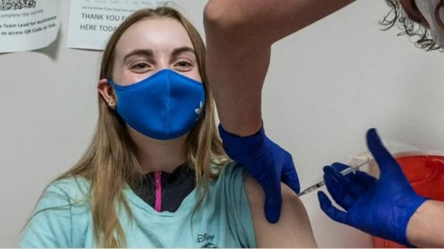 cbsn-fusion-doctor-discusses-covid-hospitalization-rates-among-unvaccinated-teens-new-virus-variant-thumbnail-785788-640x360.jpg 