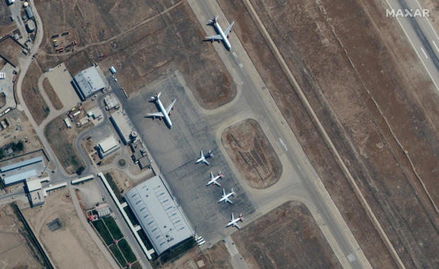 mazar-airport-planes.jpg 