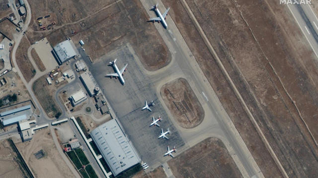 mazar-airport-planes.jpg 