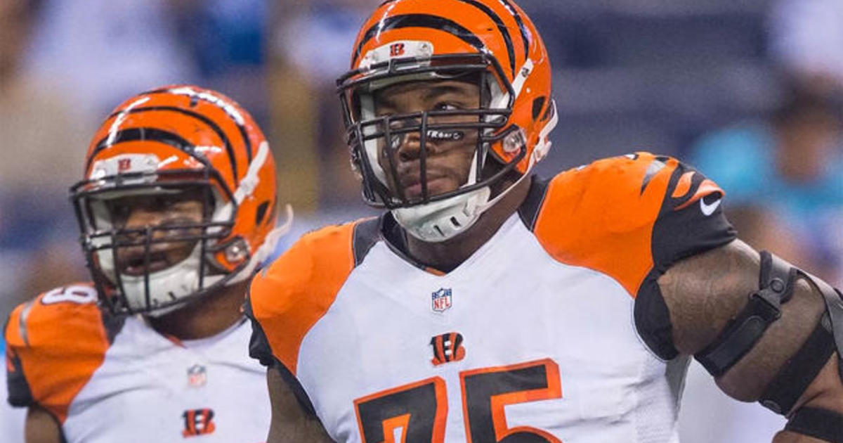 Devon Still re-signs with Bengals