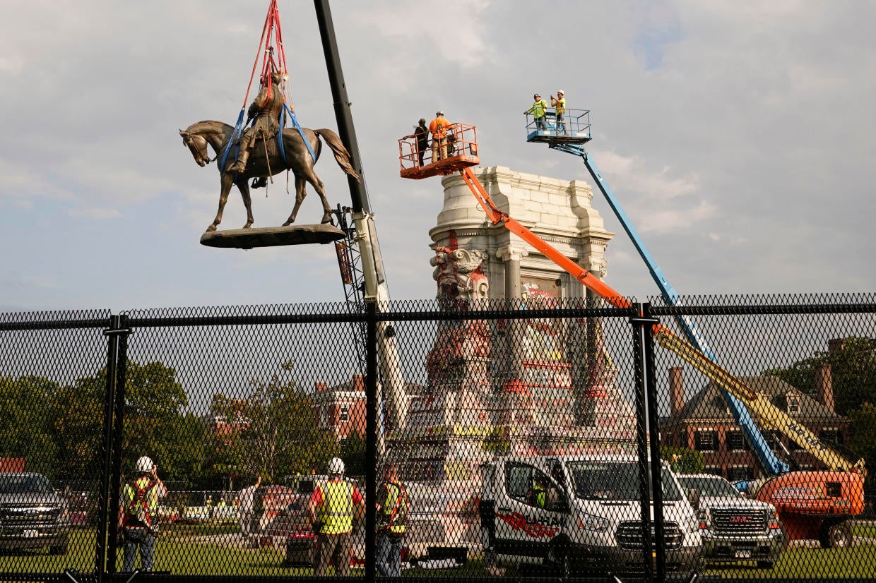 Statue Of Confederate General Robert E. Lee Removed From Richmond ...