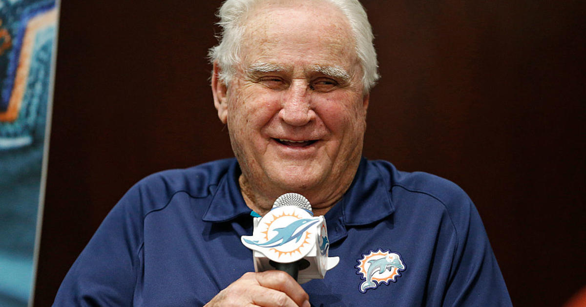 Miami Dolphins host ceremony to honor former head coach Don Shula