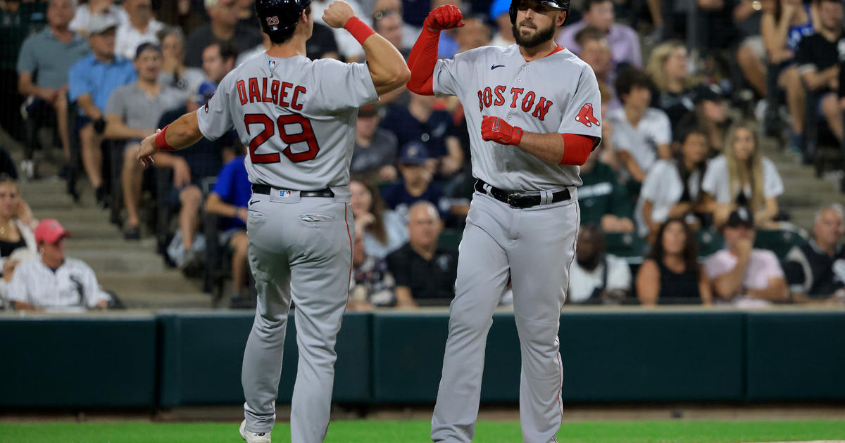 Travis Shaw's go-ahead hit, Josh Taylor's first career save lift Red Sox to  gritty win over White Sox