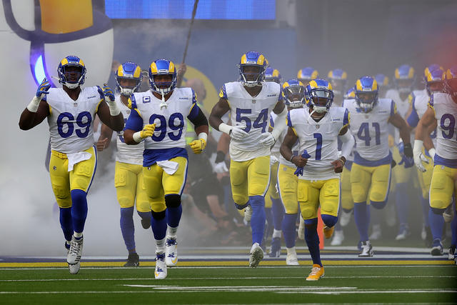 Los Angeles Rams Halftime Show  Mascots vs Kids at SoFi Stadium