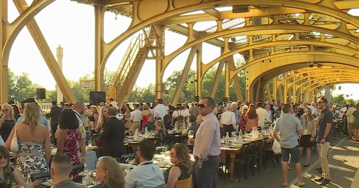 Hundreds Celebrate Return Of Tower Bridge Dinner, Bringing Boost To