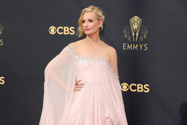 Beth-Behrs-Emmys.jpeg 