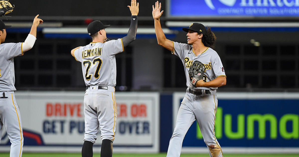 Miami Marlins beat Pirates 4-3 to close in on playoff spot - CBS Miami