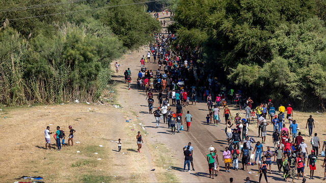 border-migrants.jpg 