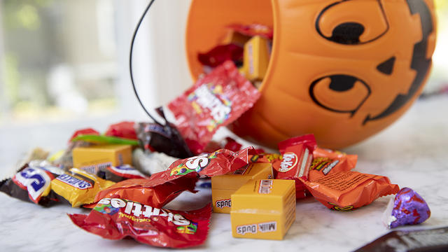 halloween-candy-pumpkin.jpg 