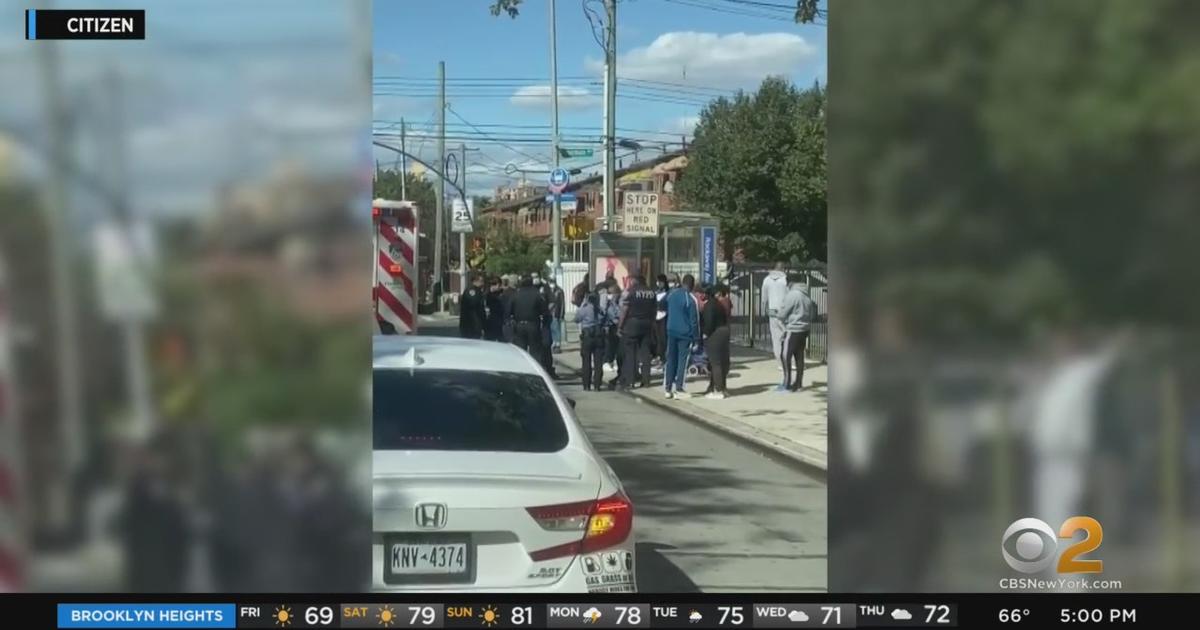 17-Year-Old Girl Stabbed In Neck Near Brooklyn School - CBS New York