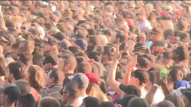 aftershock-crowd.jpg 