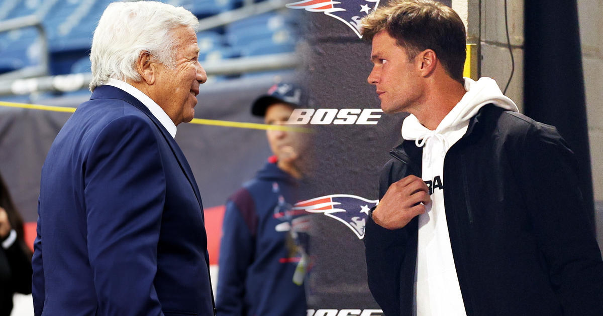 Tom Brady's jacket from Sunday postgame - can anyone ID? : r/findfashion