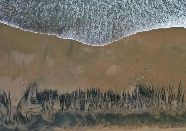 Major Oil Spill Fouls Southern California Beaches 