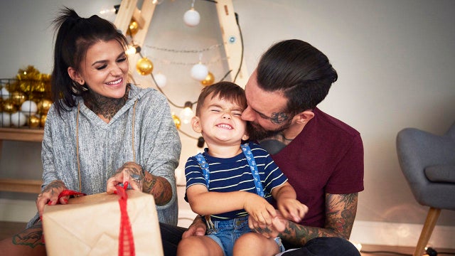 woman online shopping 