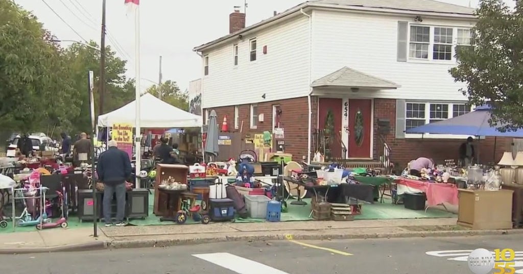 Staten Island Neighbors Say Yard Sale Has Grown Into A Massive Eyesore