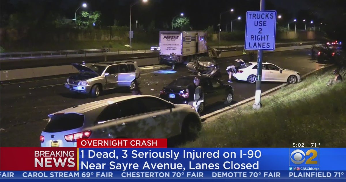 At Least 1 Dead, 3 Injured After Crash Involving 7 Vehicles On Kennedy