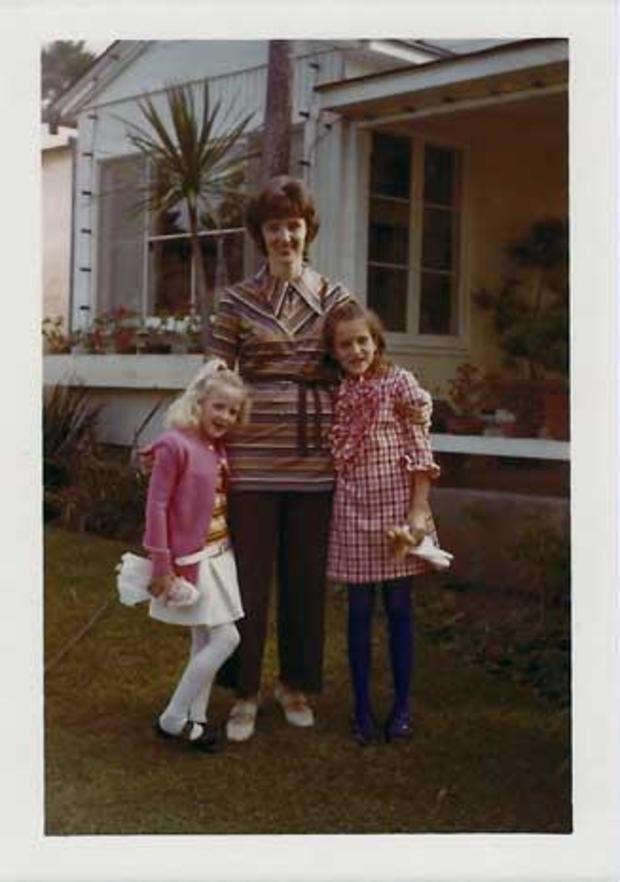 Linda O'Keefe with sister and mom 