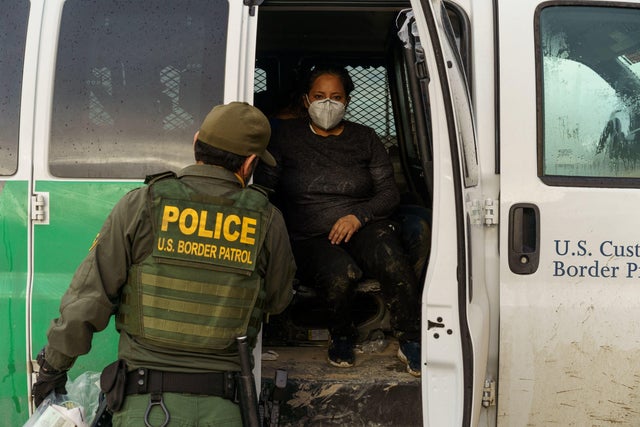 US-MEXICO-BORDER-IMMIGRATION-MIGRANTS