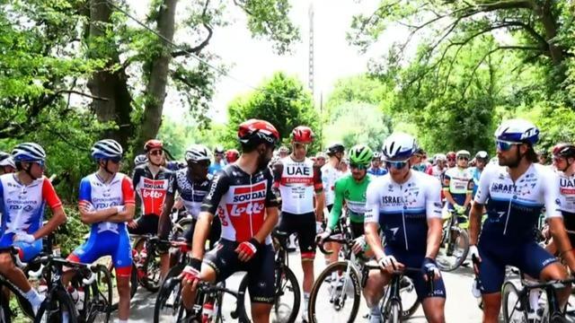 cbsn-fusion-worldview-trial-begins-for-tour-de-france-fan-who-caused-crash-thumbnail-816222-640x360.jpg 