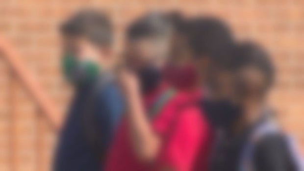 TAPED MASKS AT SCHOOL 5VO.transfer_frame_444