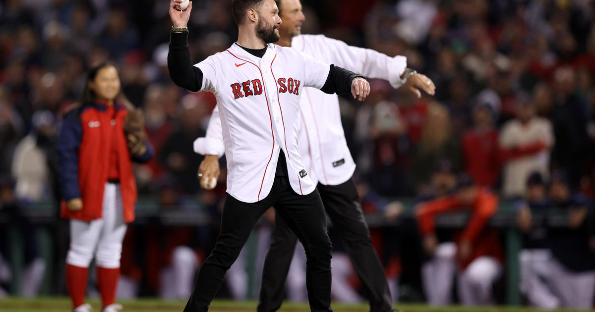Boston Red Sox 'Dancing on My Own' Playoff Song, Explained