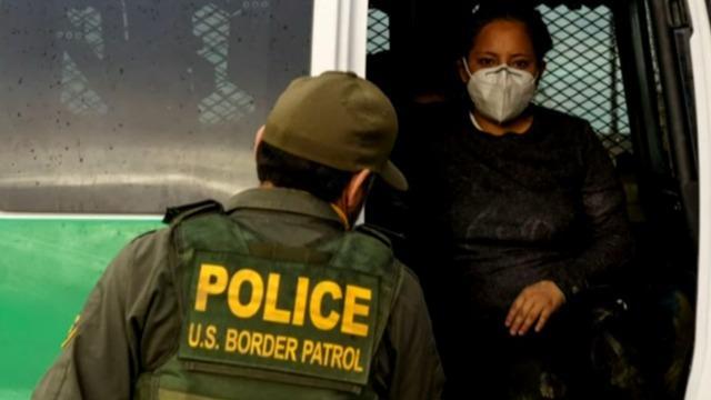 cbsn-fusion-report-thousands-of-migrants-expelled-to-mexico-faced-violent-attacks-thumbnail-820593-640x360.jpg 