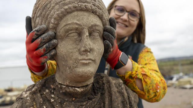 artefacts-from-st-marys-archaeological-dig-stoke-mandeville-buckinghamshire.jpg 