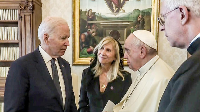 Biden-meets-with-Pope.jpg 