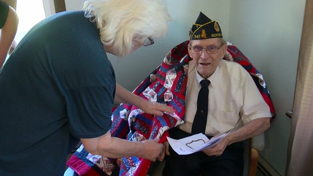 6p-PKG-WWII-Vet-Quilt_WCCO0I95.jpg 