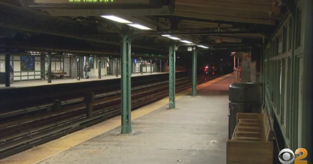 Woman Stabbed In Chest On Bronx Subway Platform - CBS New York