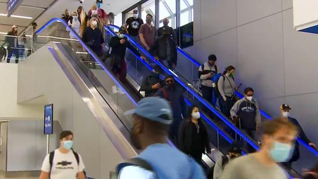 cbsn-fusion-experts-forecast-busiest-holiday-travel-period-since-the-beginning-of-pandemic-amid-rising-cases-thumbnail-840844-640x360.jpg 