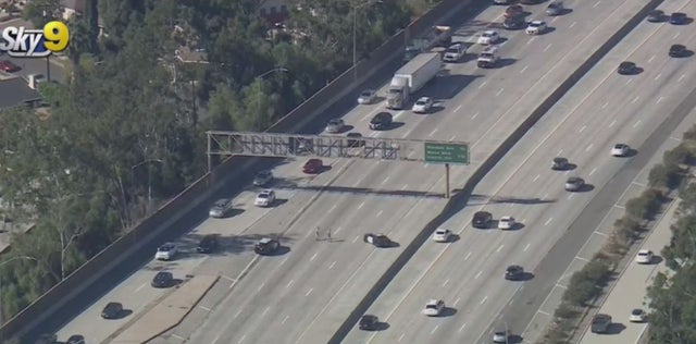 Small Brush Fires Break Out Off 134 Freeway In Eagle Rock 