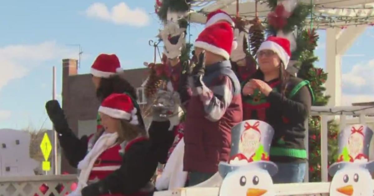 Quincy Christmas Parade Returns After Hiatus Due To COVID CBS Boston