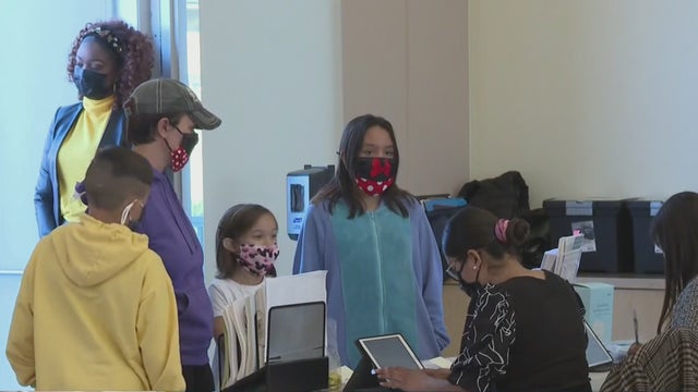 oakley_vax_clinic_112921.jpg 