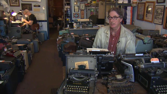 1204-satmo-wbztypewriters-848368-640x360.jpg 