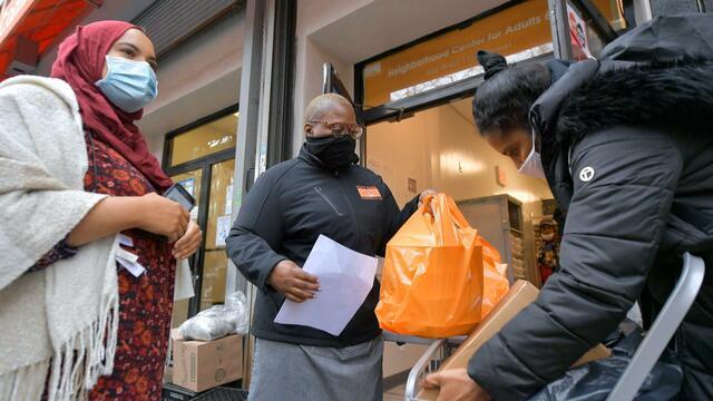 1210-cbsmornings-feedingamerica-852979-640x360.jpg 