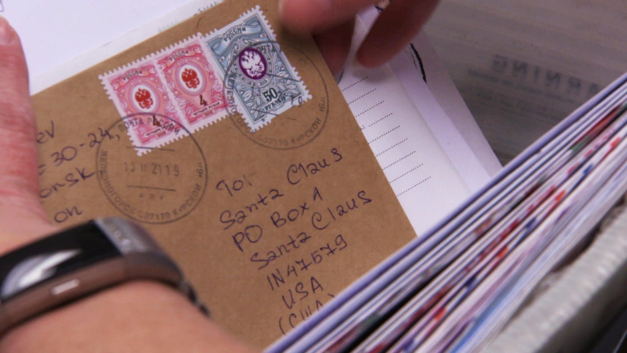 Answering letters to Santa Claus - CBS News