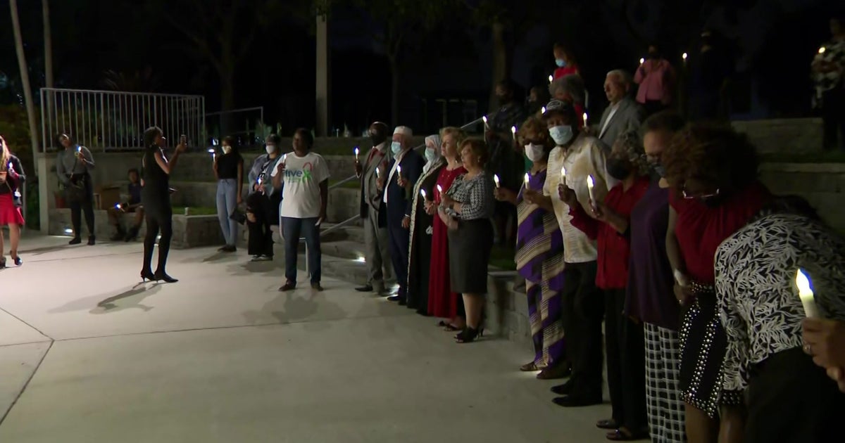 Candlelight Vigil Held For COVID19 Victims In Miami Gardens CBS Miami