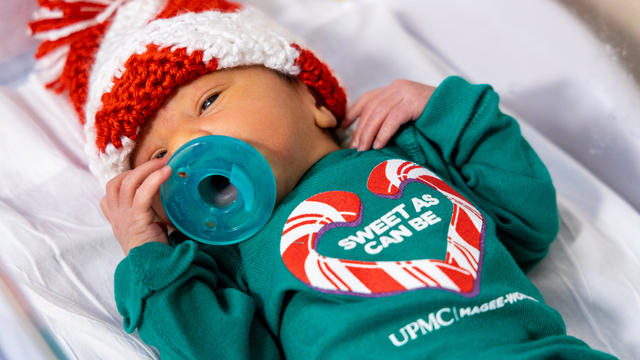 upmc-holiday-newborns-3.png 