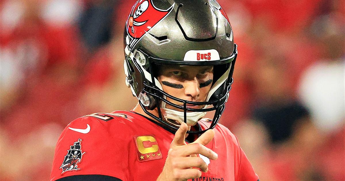 Tom Brady Throws Tablet After Bucs 9-0 Loss To The Saints