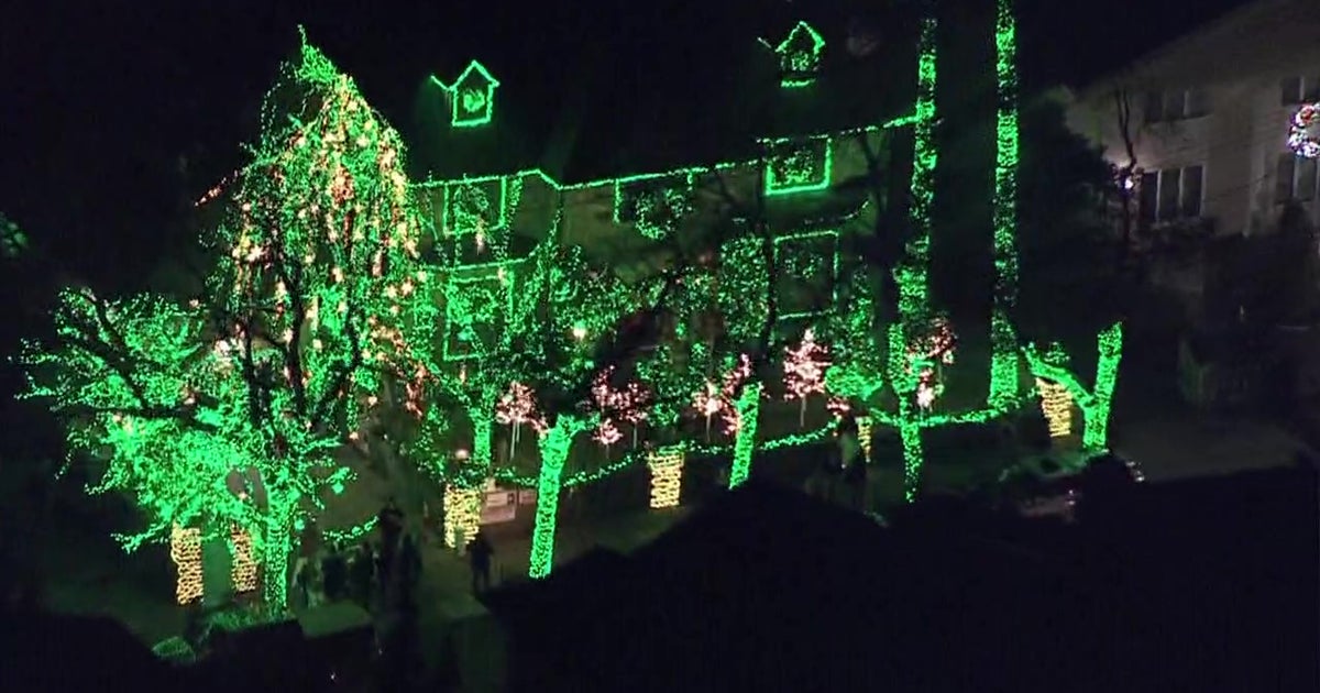 Christmas Lights Shine Bright In Dyker Heights CBS New York