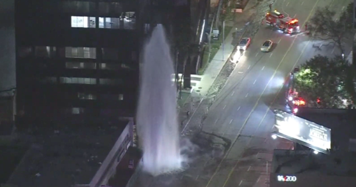 Car Crashes Into Fire Hydrant In Encino Causing Massive Geyser Cbs Los Angeles 3800